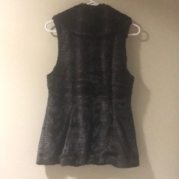 ❄️Gorgeous Alfani Faux-Fur Vest❄️ - Picture 4 of 4
